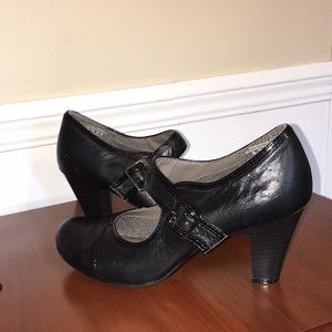 I Love Comfort Vintage-Style Black Heels